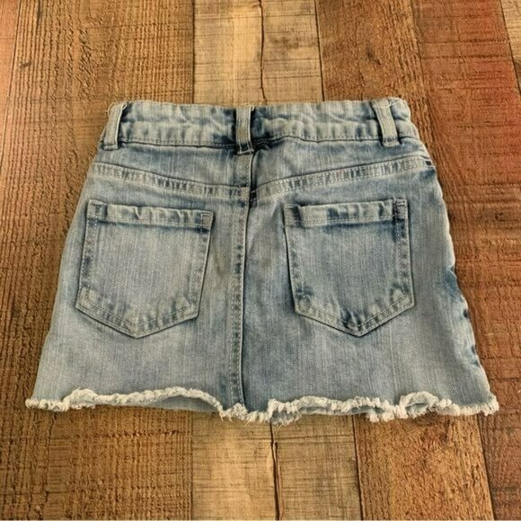 Smiley world girls size 5 denim skirt with neon pink smiley face - Picture 3 of 4